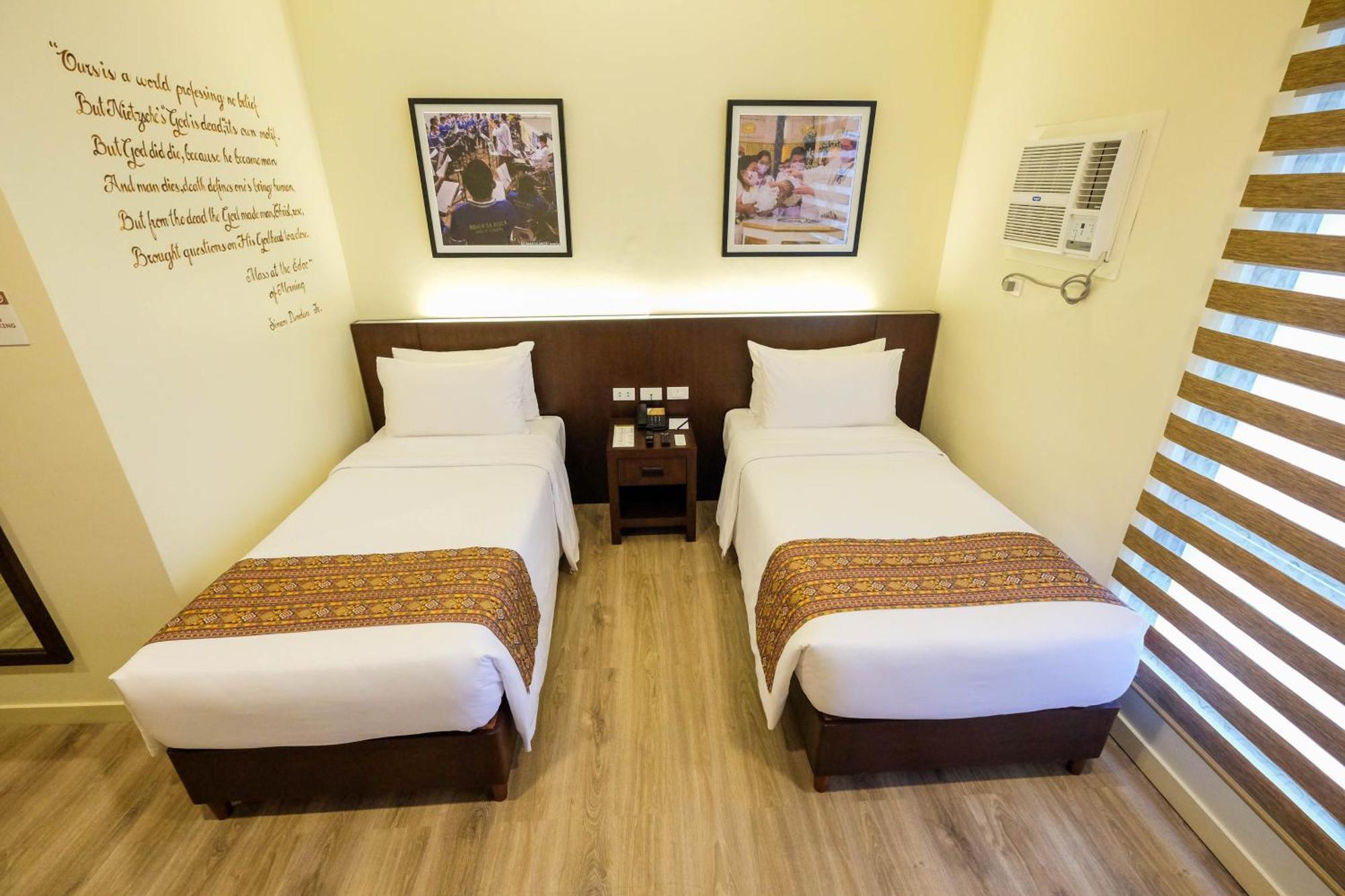 Cebu Quincentennial Hotel Экстерьер фото