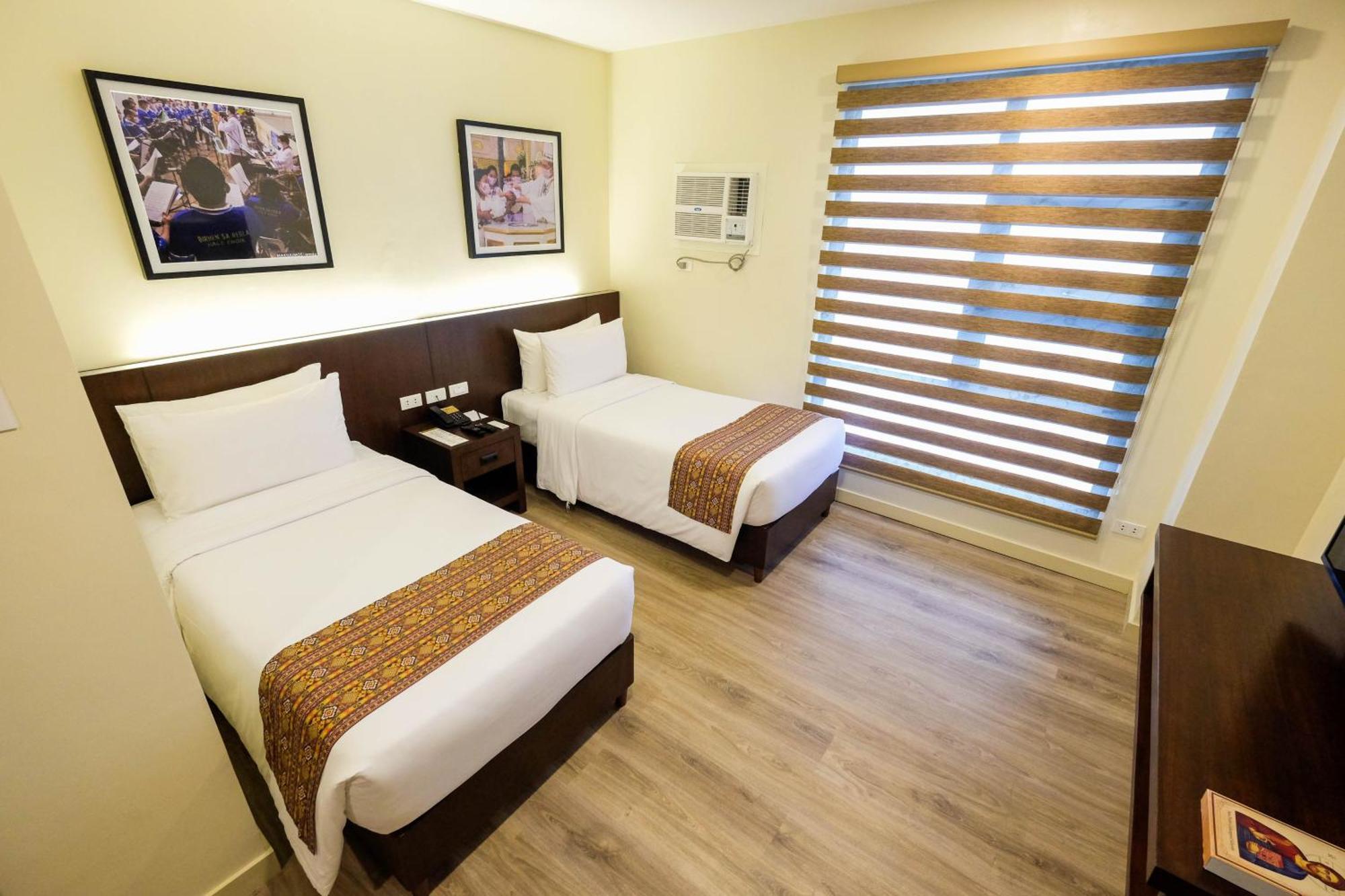 Cebu Quincentennial Hotel Экстерьер фото
